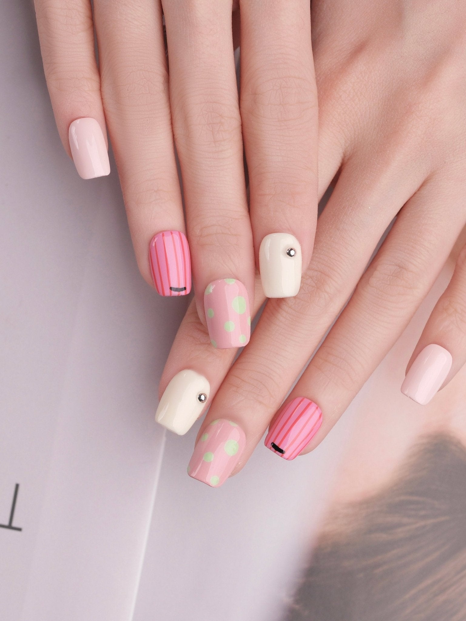 Apple Crush - Handmade Press on Nails by Clawcreature - Handmade Press - on Nails