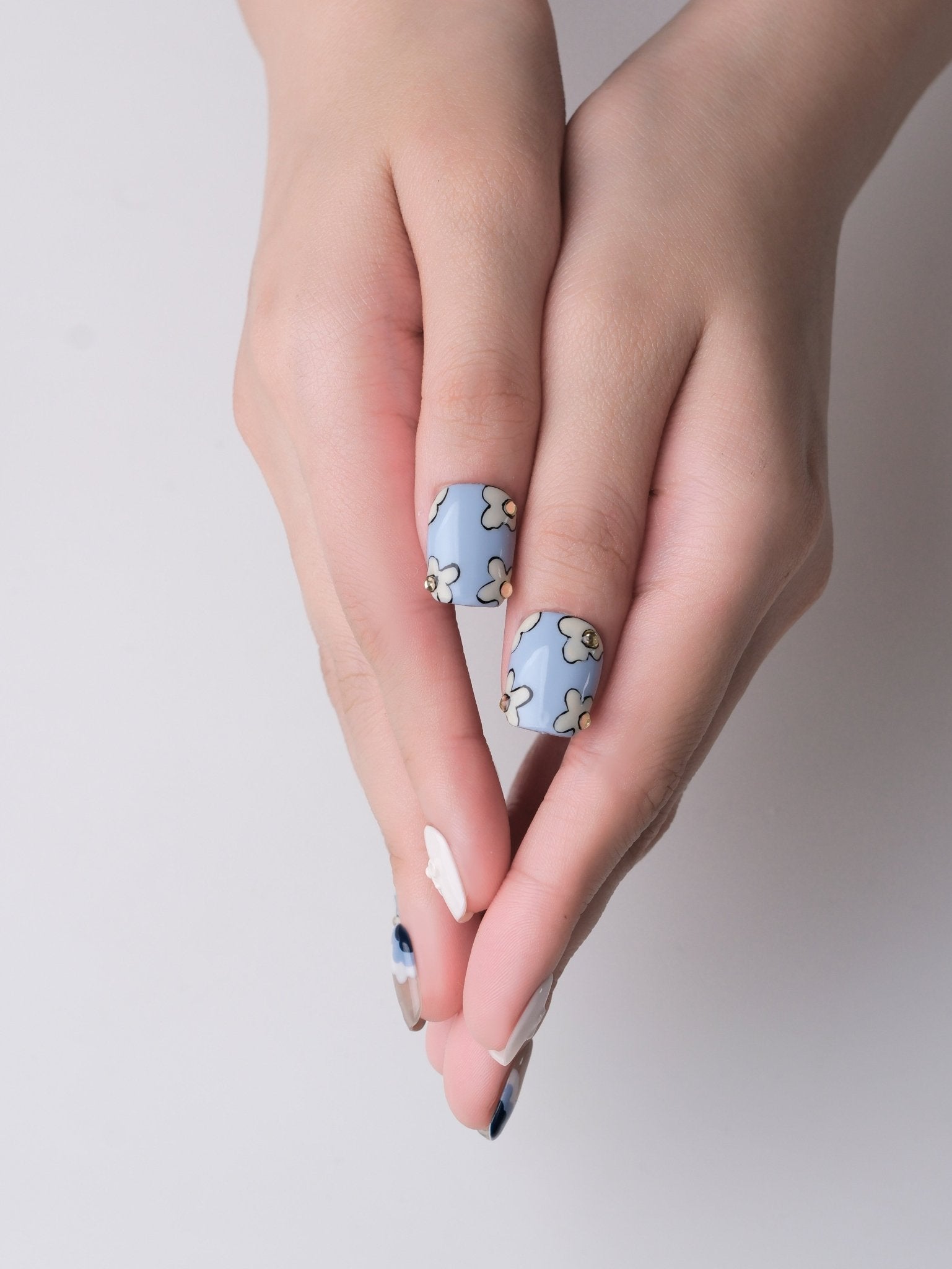 Daisy Dream - Handmade Press on Nails by Clawcreature - Handmade Press - on Nails