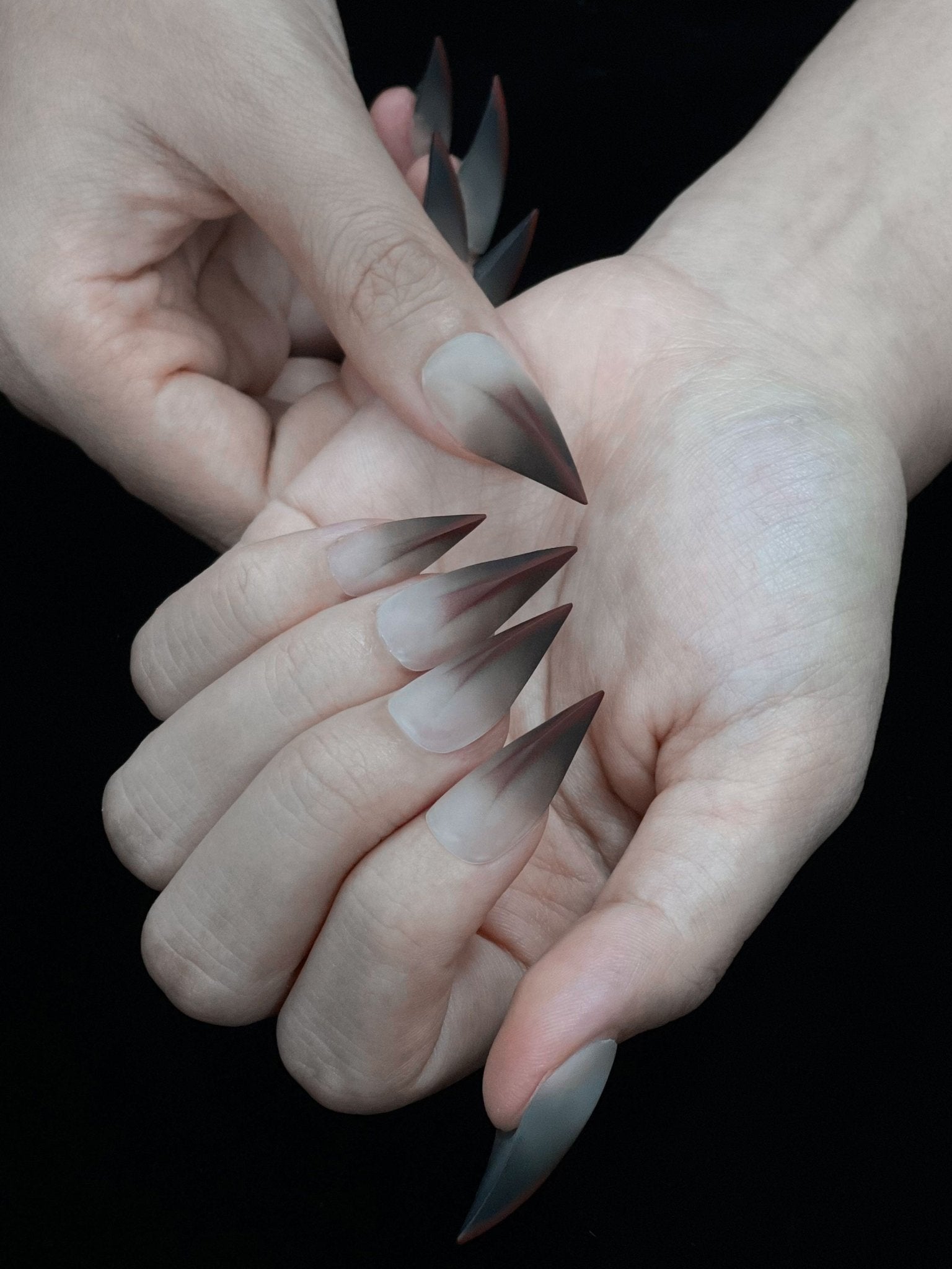 Vampire Kiss - Handmade Press on Nails by Clawcreature - Handmade Press - on Nails