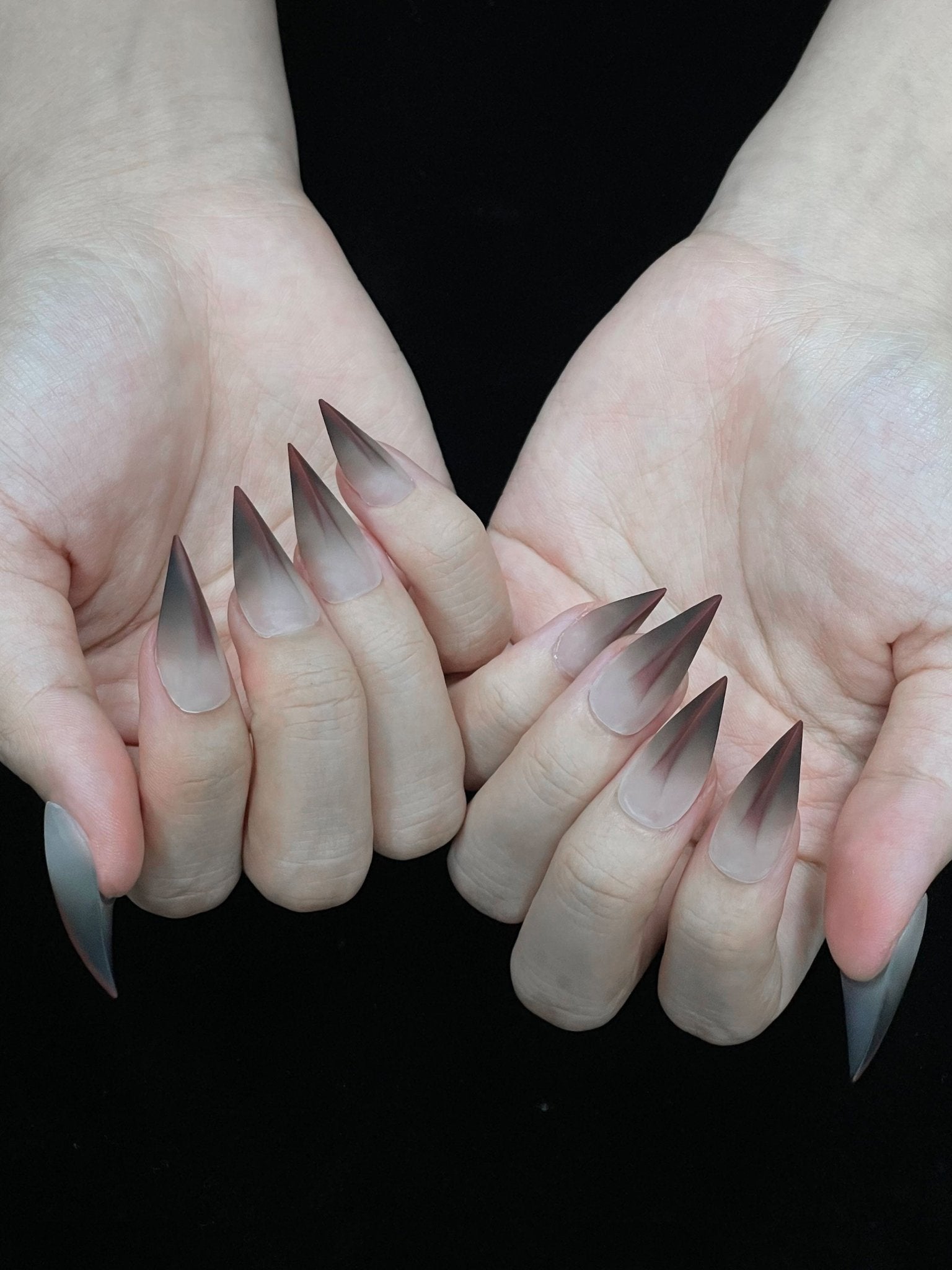 Vampire Kiss - Handmade Press on Nails by Clawcreature - Handmade Press - on Nails