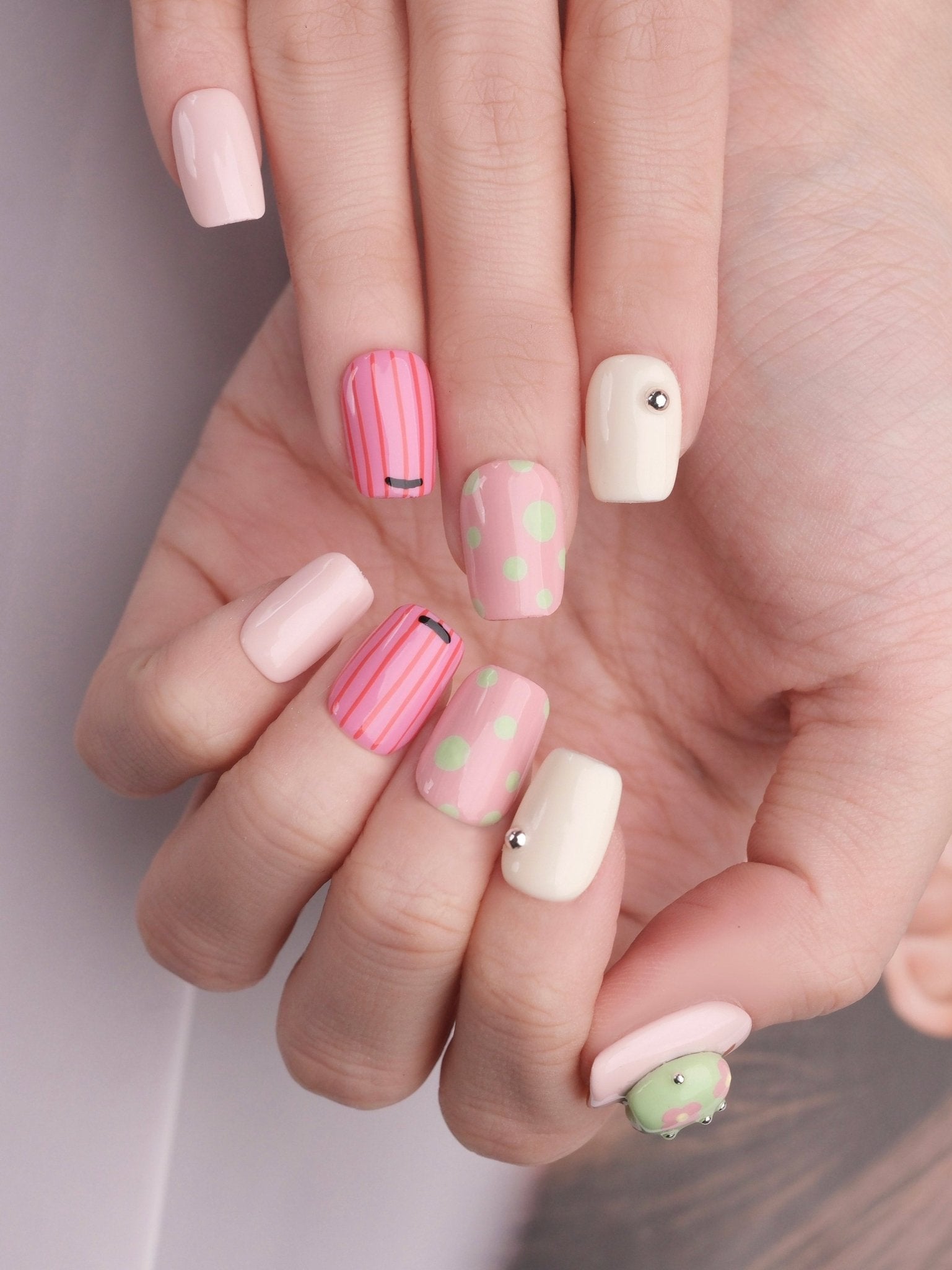 Apple Crush - Handmade Press on Nails by Clawcreature - Handmade Press - on Nails