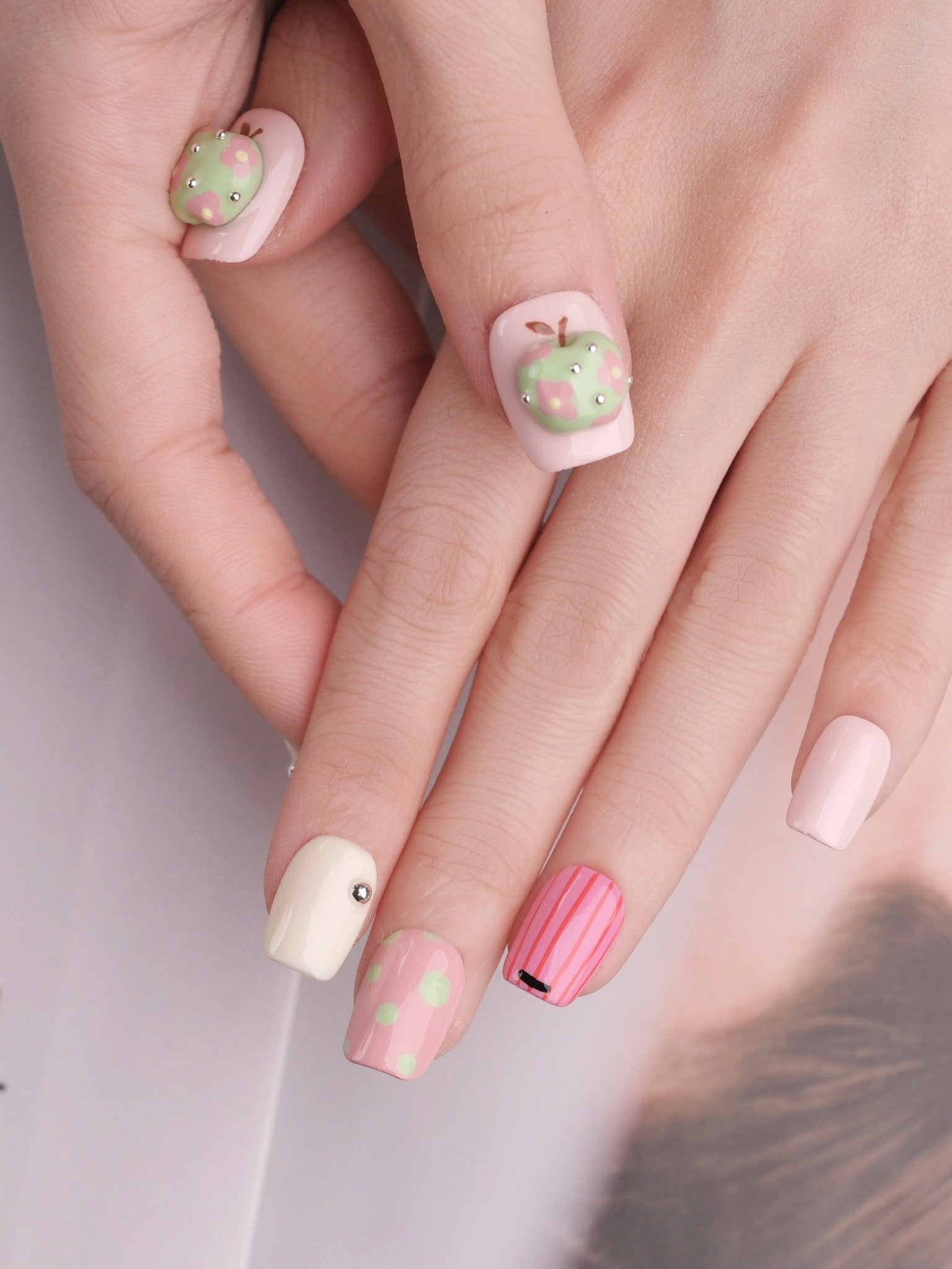 Apple Crush - Handmade Press on Nails by Clawcreature - Handmade Press - on Nails