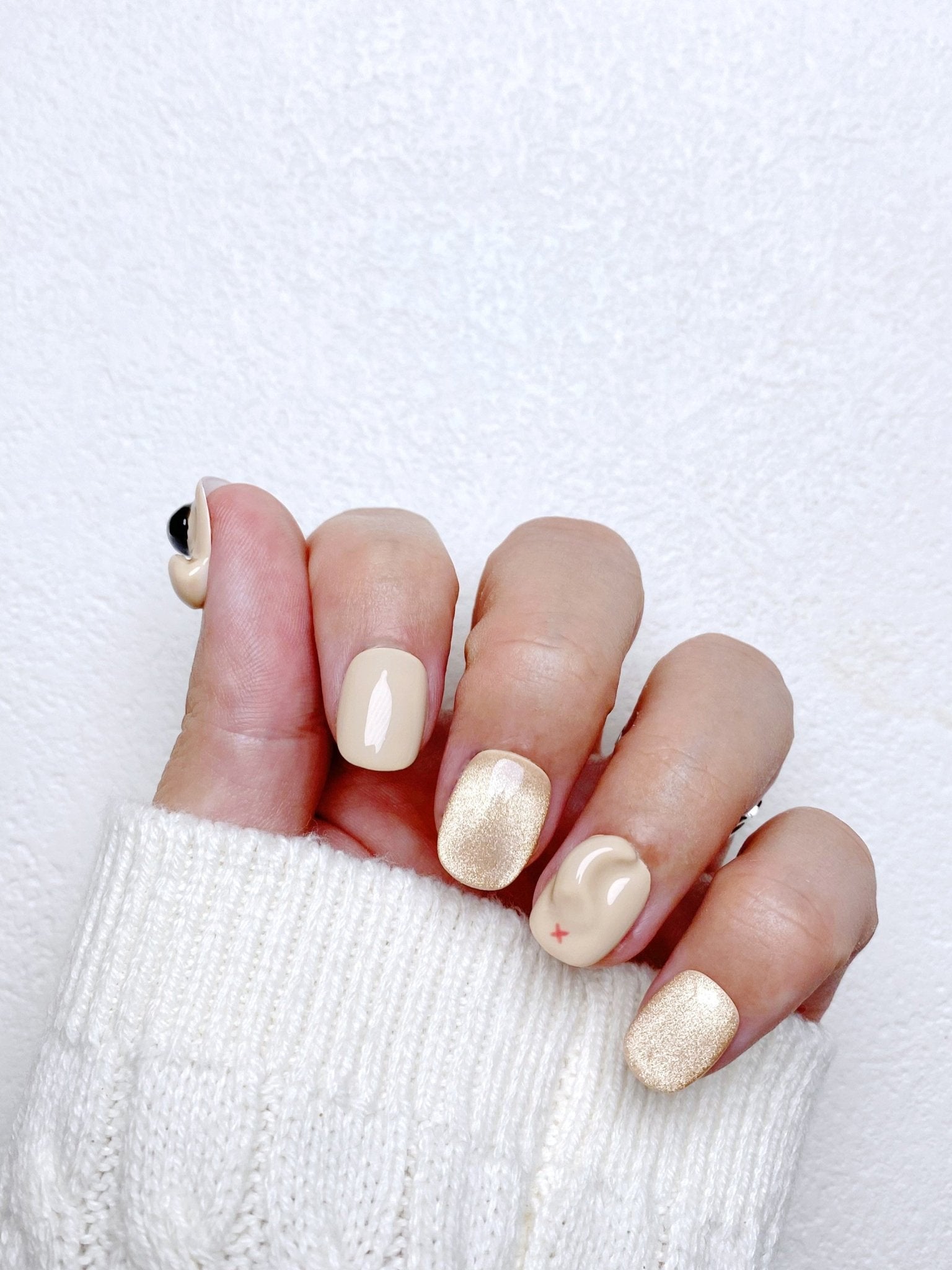 Bailey the Goldie - Handmade Press on Nails by Clawcreature - Handmade Press - on Nails