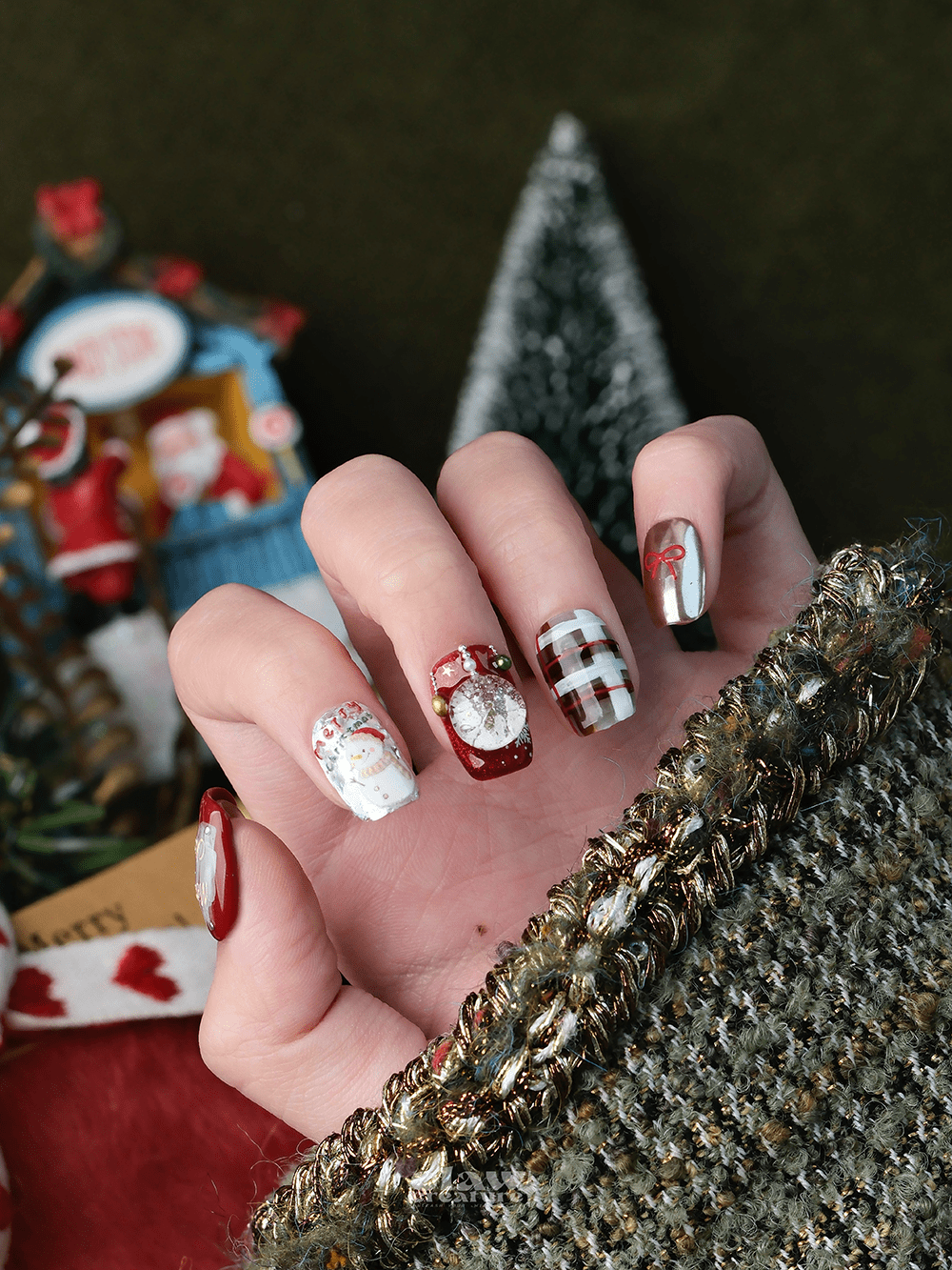 Christmas Land - Handmade Press on Nails by Clawcreature - Handmade Press - on Nails