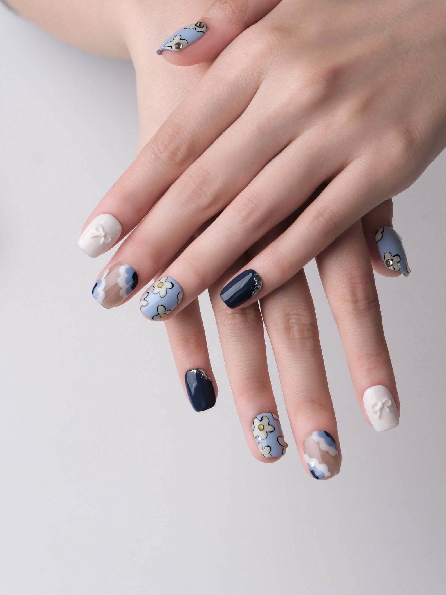 Daisy Dream - Handmade Press on Nails by Clawcreature - Handmade Press - on Nails