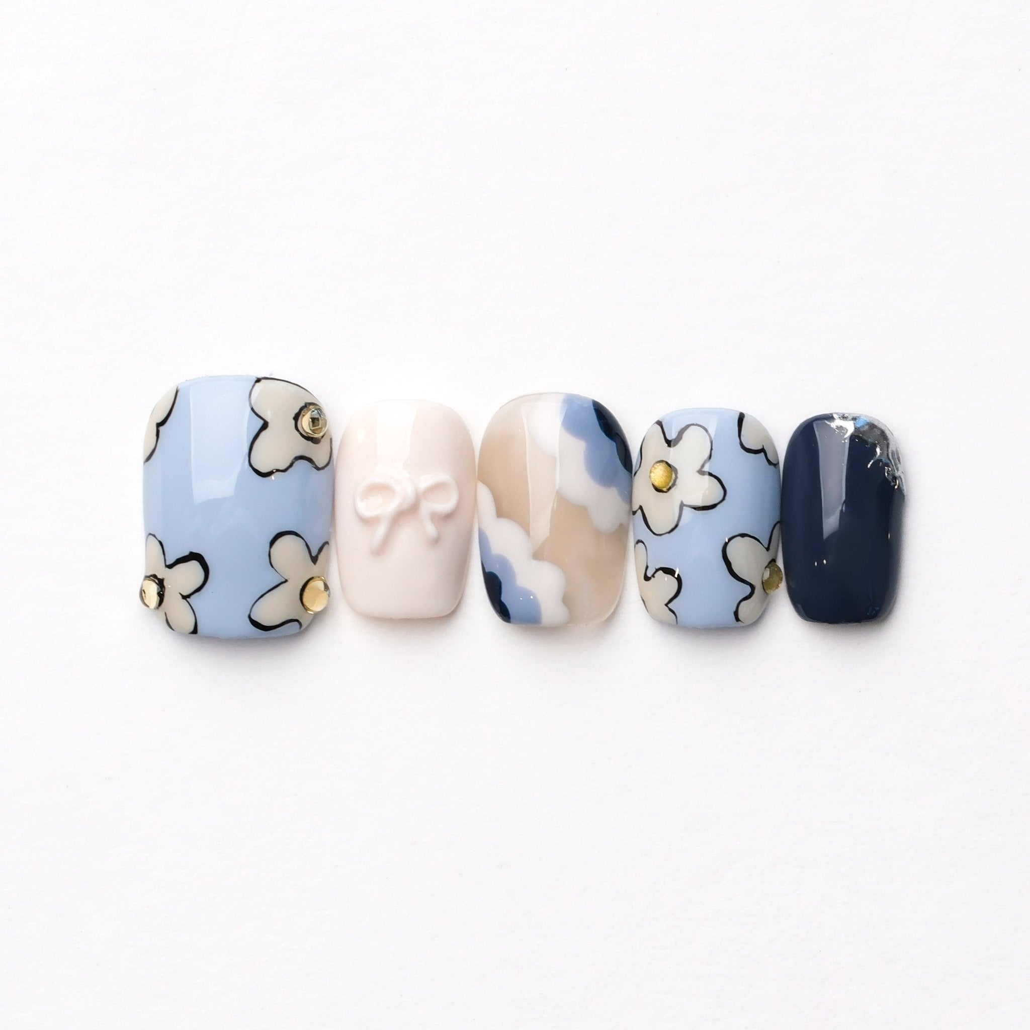 Daisy Dream - Handmade Press on Nails by Clawcreature - Handmade Press - on Nails