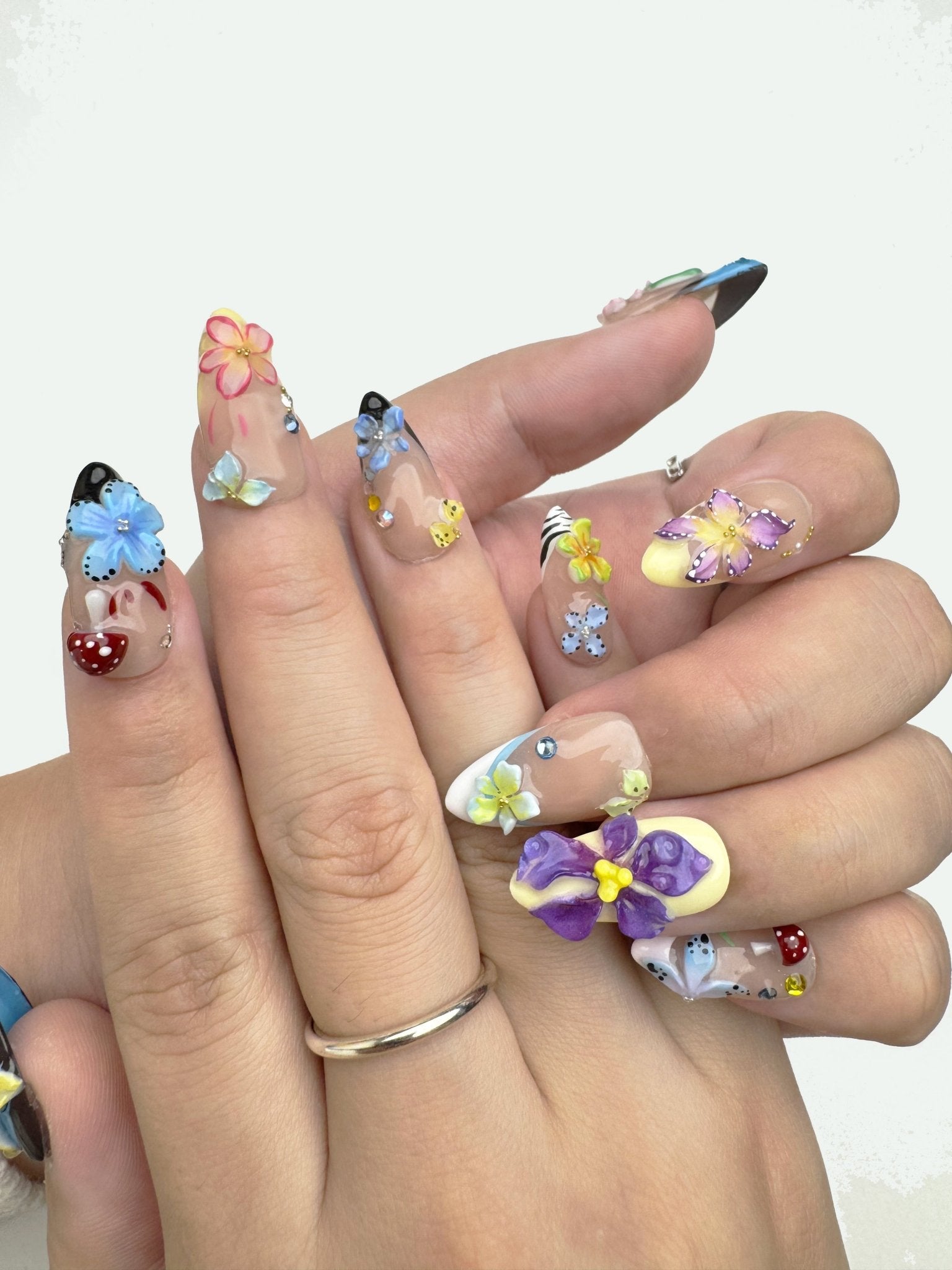 Enchanted Garden - Handmade Press on Nails by Clawcreature - Handmade Press - on Nails