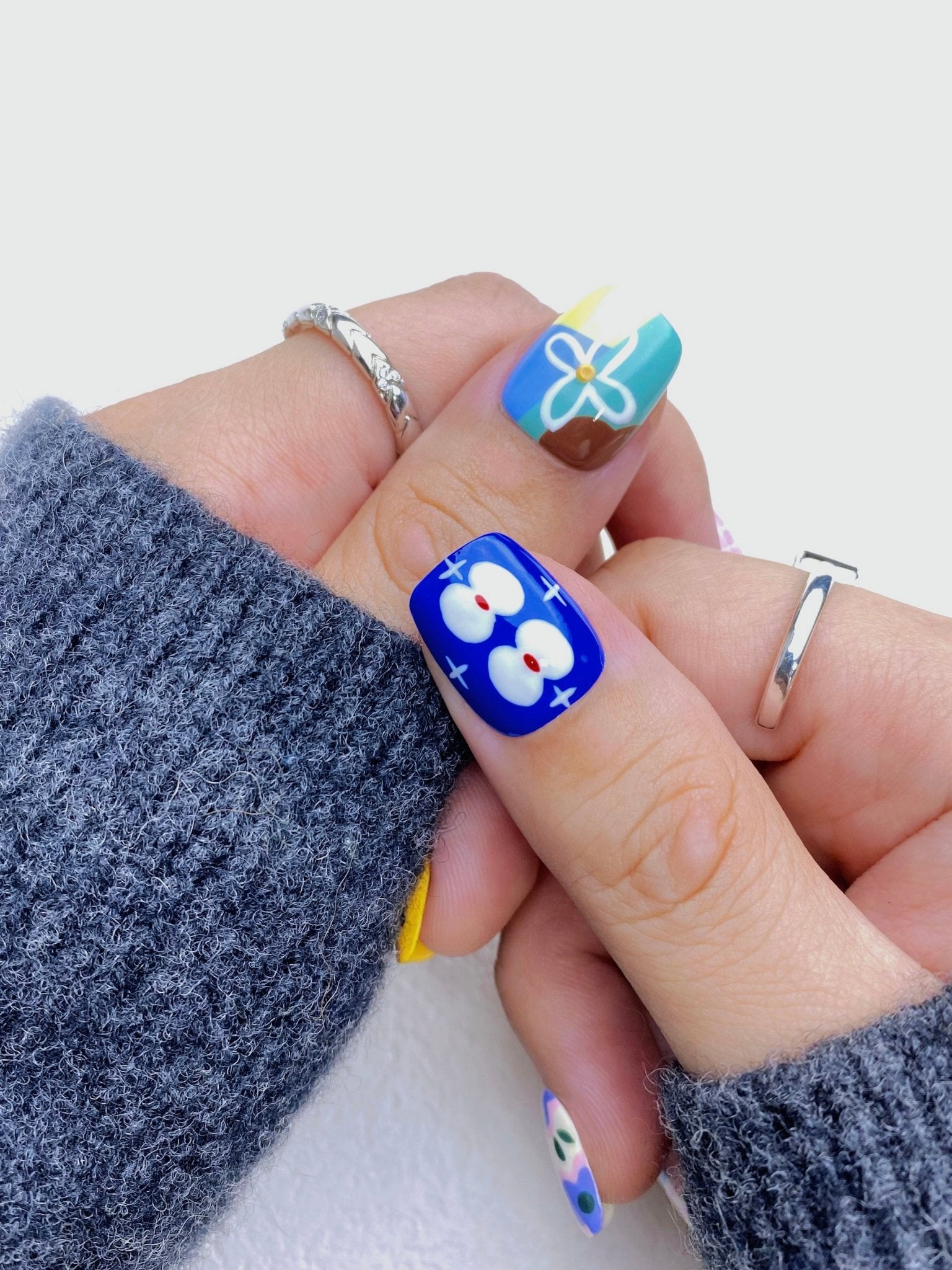 Flora Obscura - Handmade Press on Nails by Clawcreature - Handmade Press - on Nails