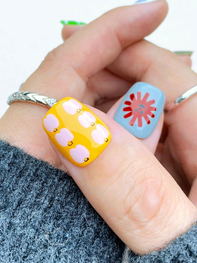 Garden of Why - Handmade Press on Nails by Clawcreature - Handmade Press - on Nails