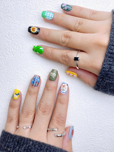 Garden of Why - Handmade Press on Nails by Clawcreature - Handmade Press - on Nails