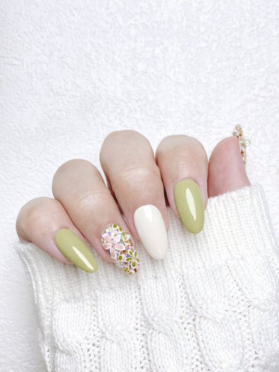 Garden Picnic - Handmade Press on Nails by Clawcreature - Handmade Press - on Nails