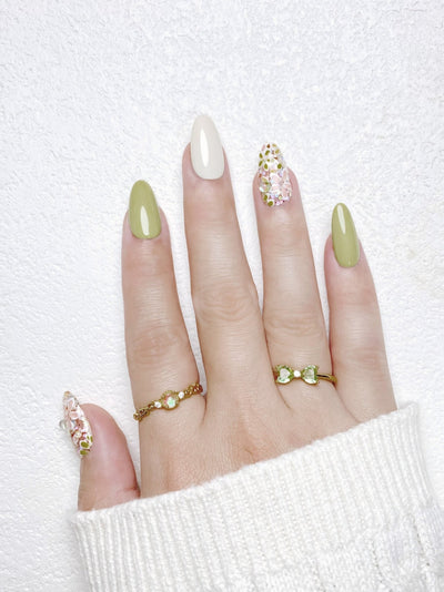 Garden Picnic - Handmade Press on Nails by Clawcreature - Handmade Press - on Nails