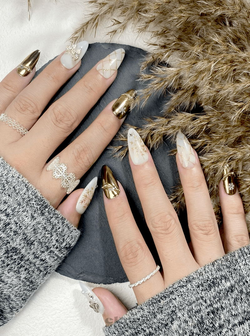 Golden Christmas - Handmade Press on Nails by Clawcreature - Handmade Press - on Nails