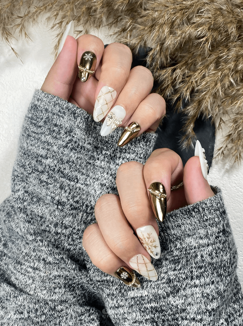 Golden Christmas - Handmade Press on Nails by Clawcreature - Handmade Press - on Nails