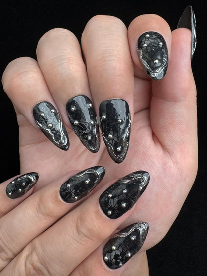 Iron Venom - Handmade Press on Nails by Clawcreature - Handmade Press - on Nails