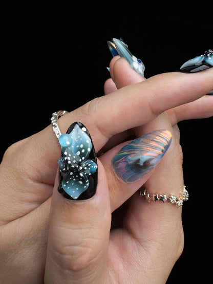 Manta Glow - Handmade Press on Nails by Clawcreature - Handmade Press - on Nails