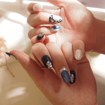 Midnight Bloom - Handmade Press on Nails by Clawcreature - Handmade Press - on Nails