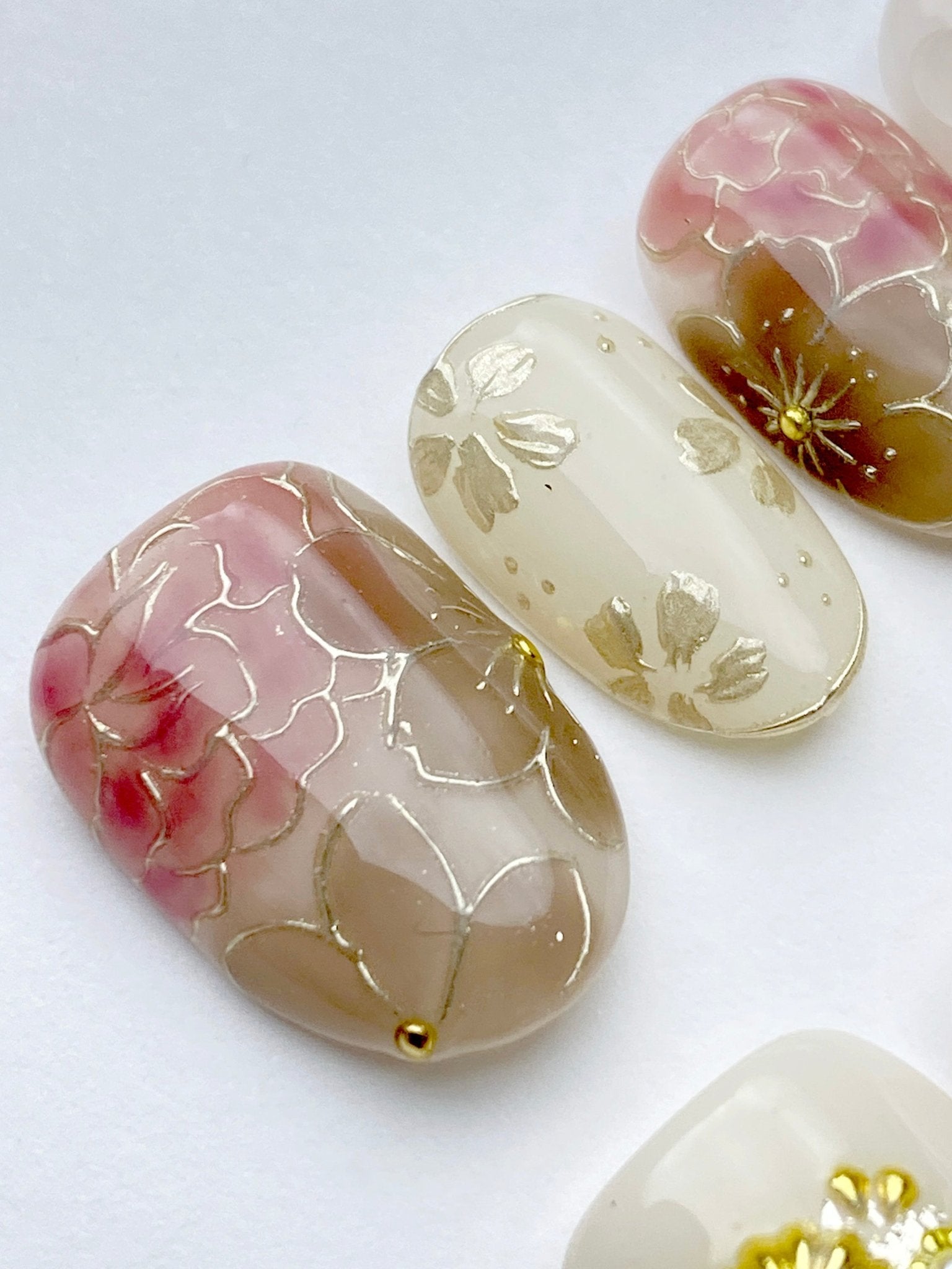 Petal Estate - Handmade Press on Nails by Clawcreature - Handmade Press - on Nails