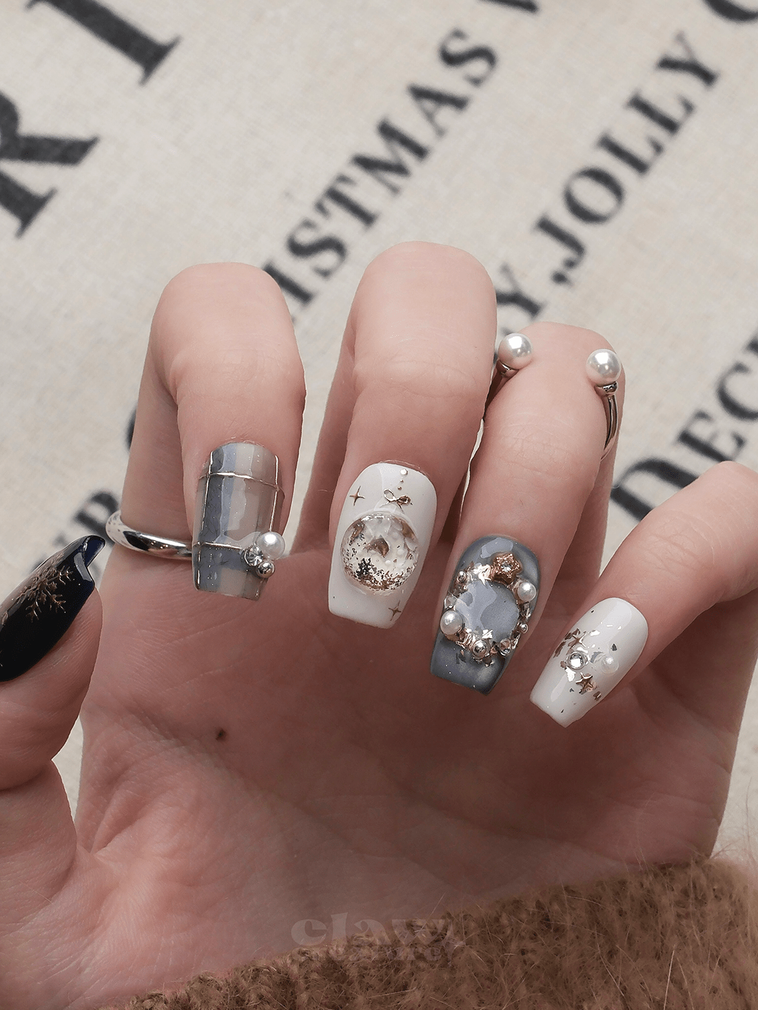 Winter Wonder - Handmade Press on Nails by Clawcreature - Handmade Press - on Nails